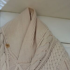 BUNDLe up! With this polo Shirt Long sleeves PLUS Cable sweater in cream BY JCrw